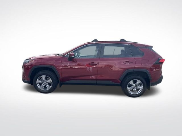 2022 Toyota RAV4 XLE photo 2