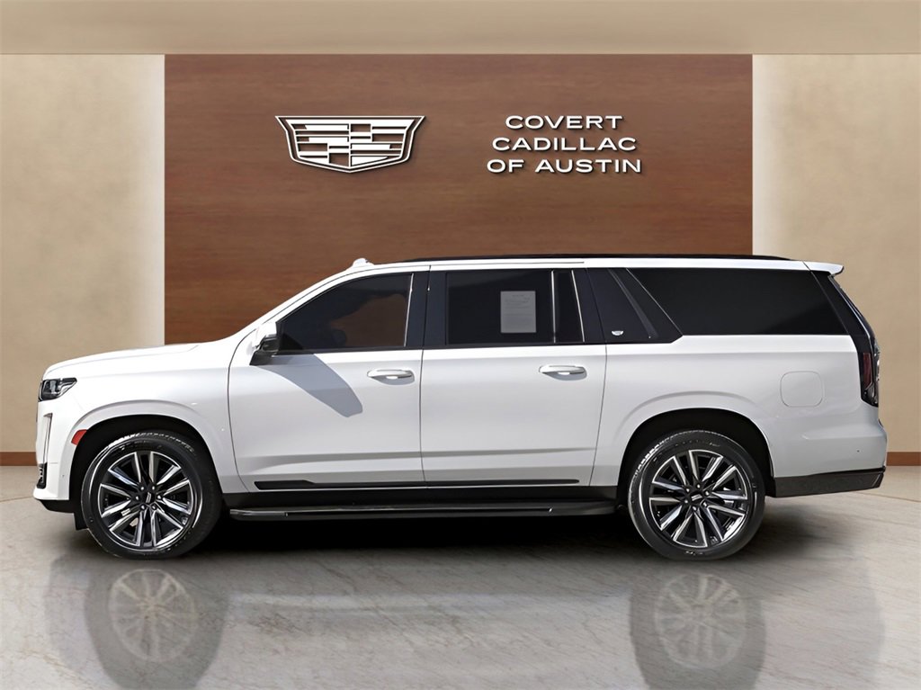 2022 Cadillac Escalade ESV Sport photo 2