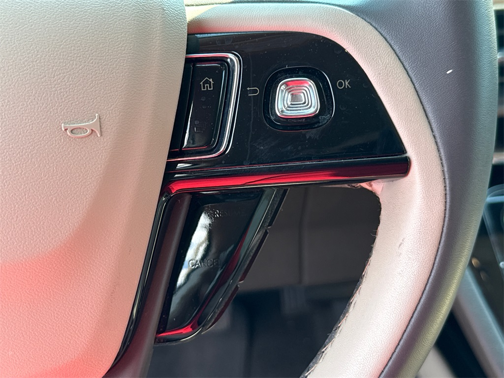 2022 Lincoln Corsair Standard photo 23