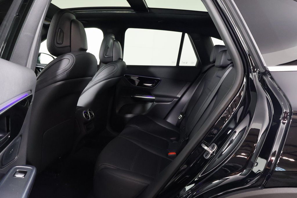 2026 Mercedes Benz GLC 350e 4MATIC photo 6