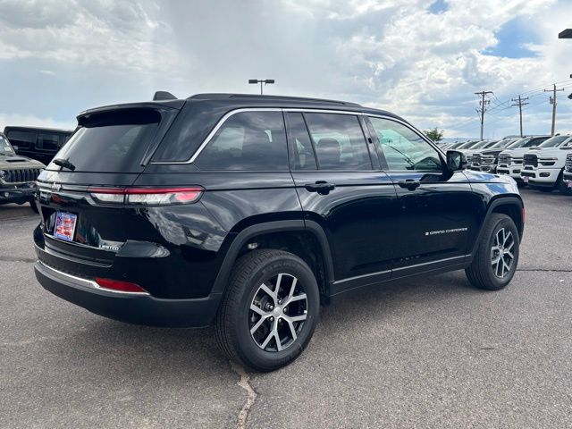 2025 Jeep Grand Cherokee Limited photo 4