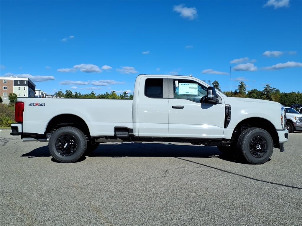2026 Ford F-350 photo 2