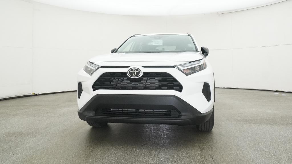 2025 Toyota RAV4 Hybrid LE photo 2