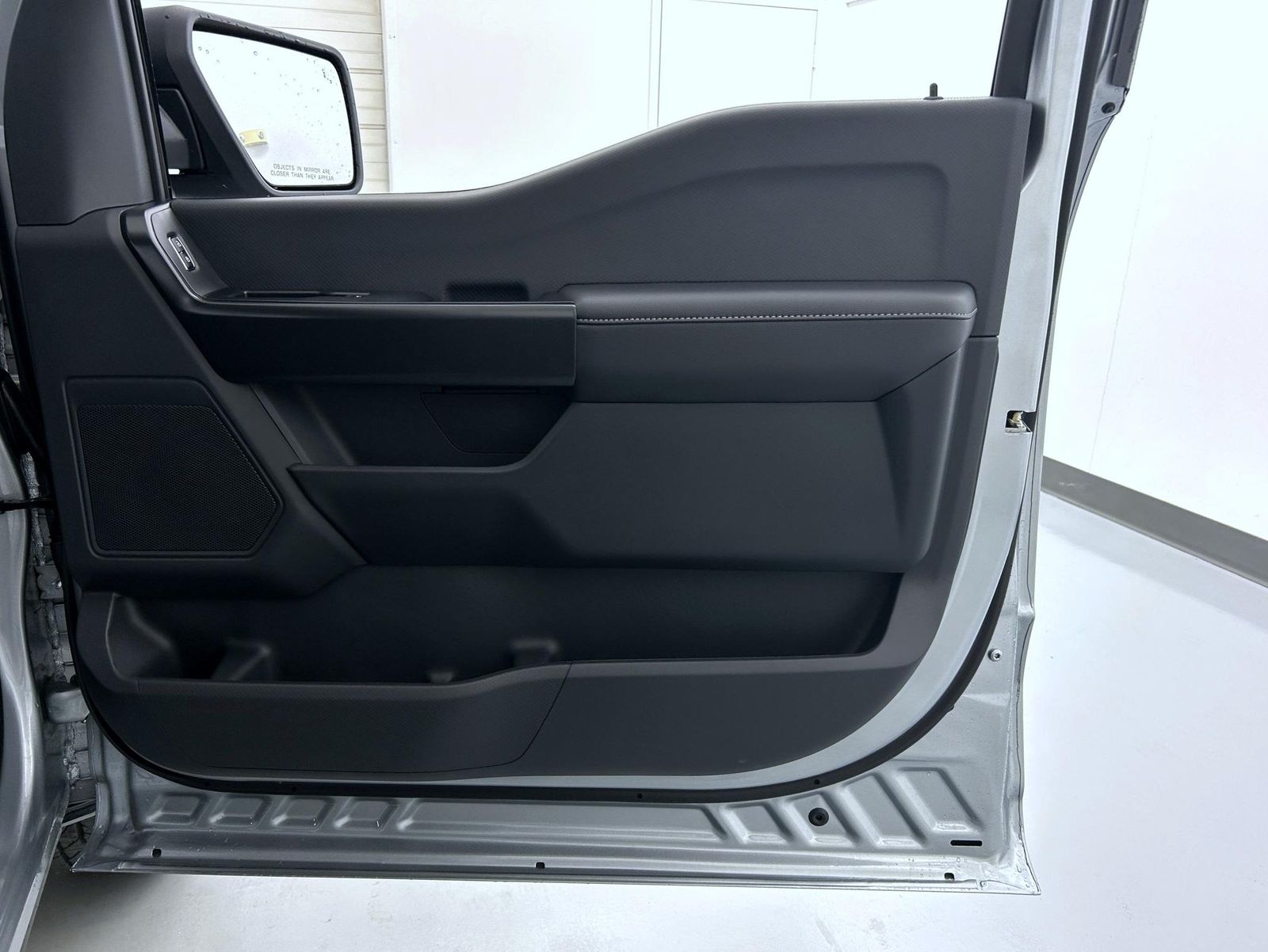 2025 Ford F-150 STX photo 15