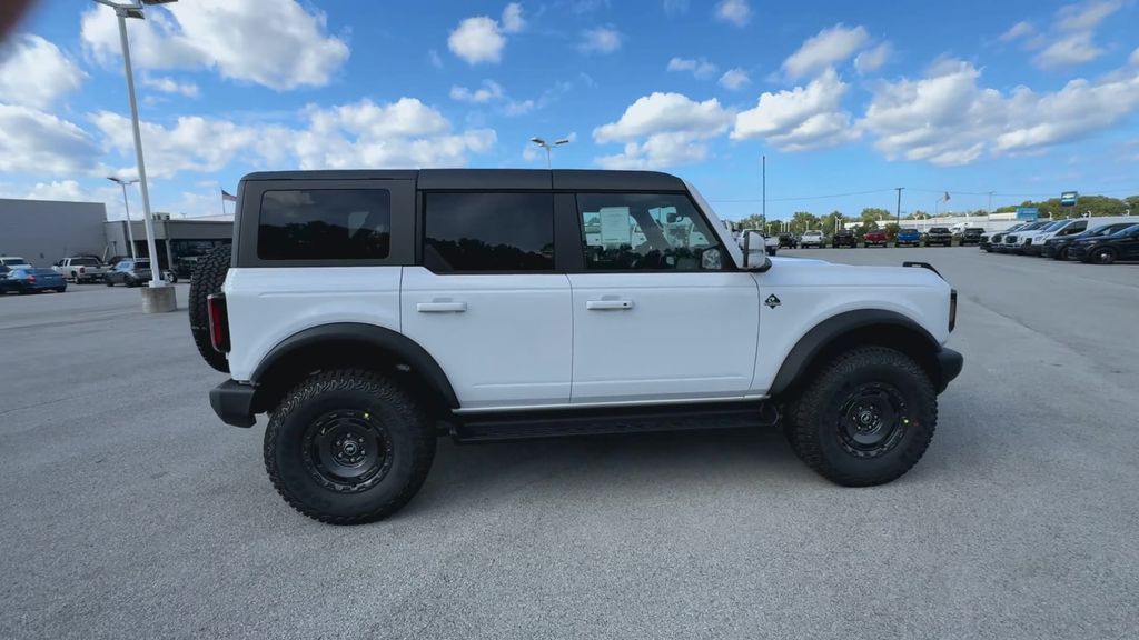 2025 Ford Bronco Outer Banks photo 9