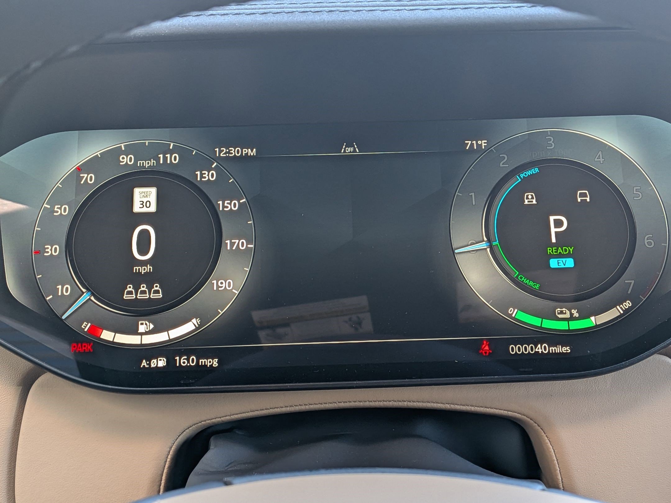 2025 Land Rover Range Rover SE photo 17