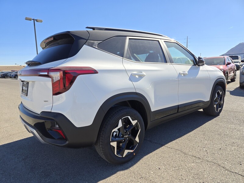 2025 Kia Seltos S photo 3