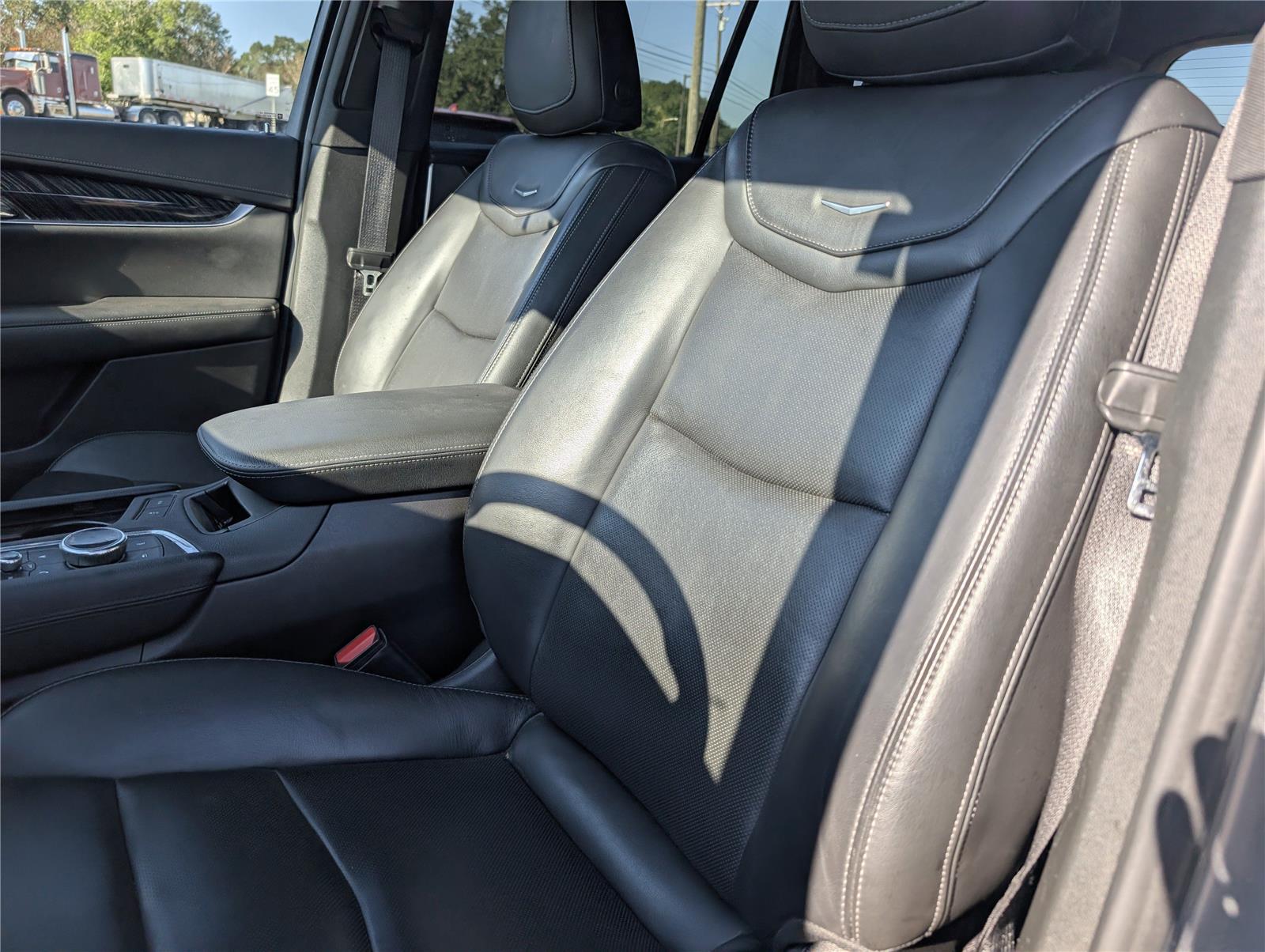 2023 Cadillac XT6 Premium Luxury photo 11