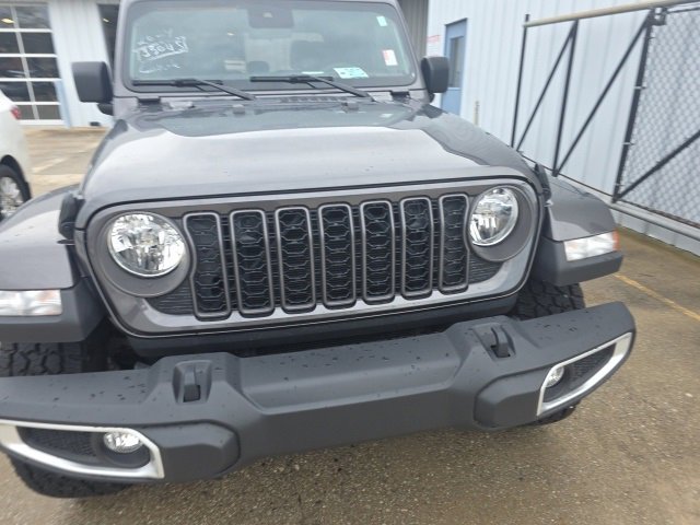 2024 Jeep Gladiator Sport S's photo
