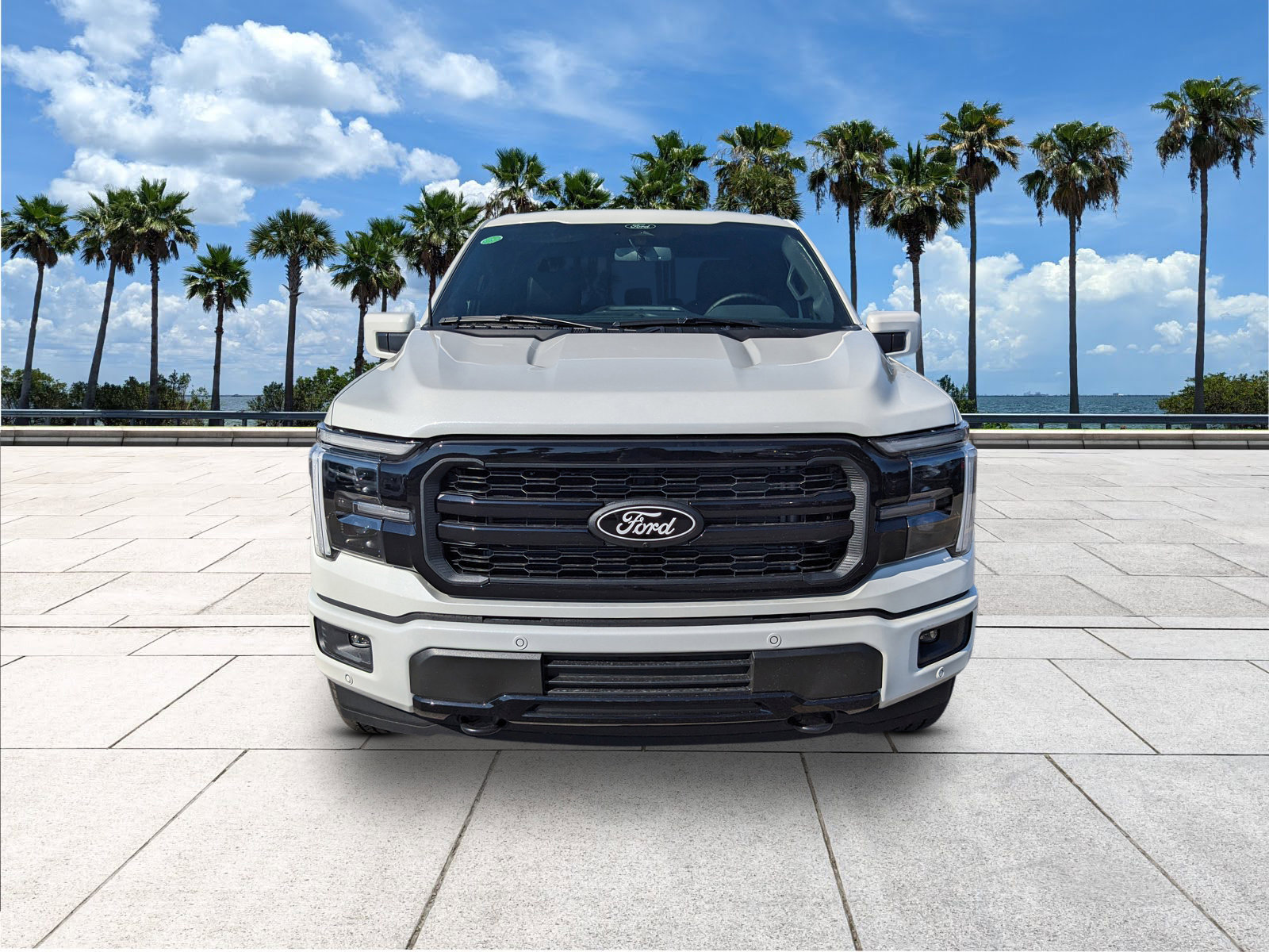 2025 Ford F-150 Lariat photo 3