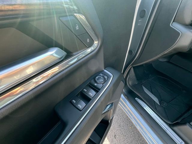 2024 Chevrolet Silverado 1500 LT photo 9