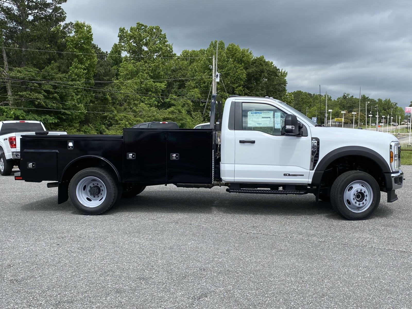 2024 Ford F-550 XL photo 2