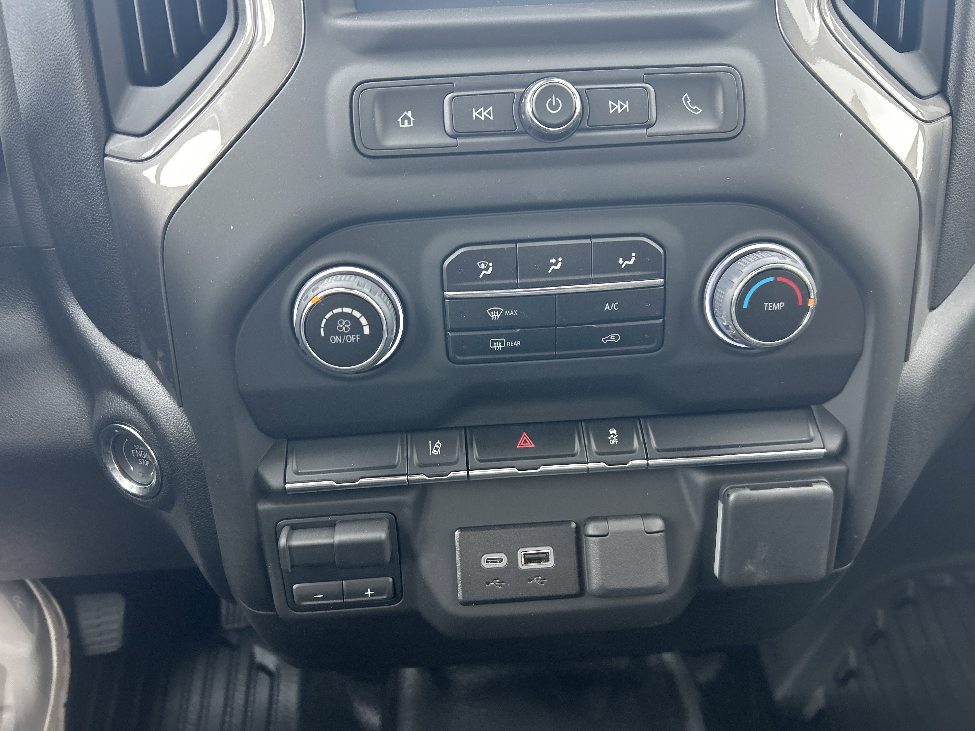 2025 Chevrolet Silverado 3500HD Work Truck photo 3