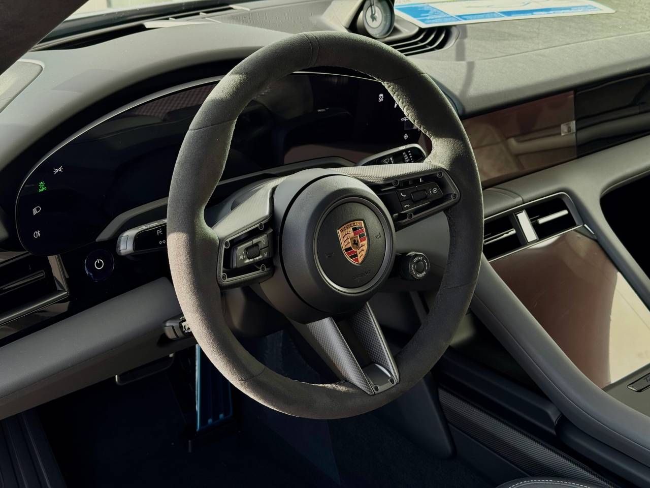 2026 Porsche Taycan GTS photo 4