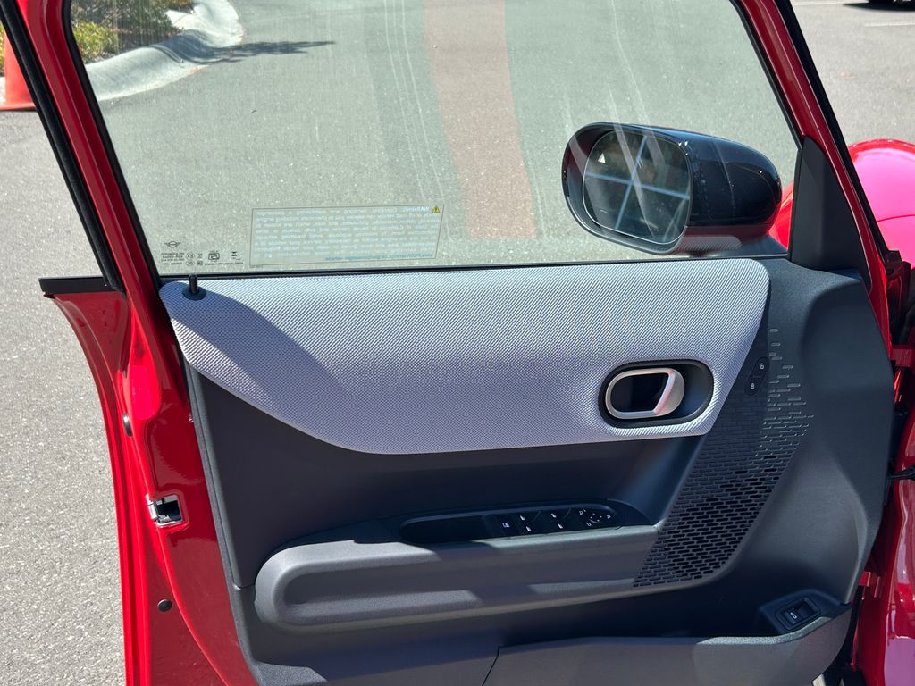 2025 Mini Cooper 4 Door Hardtop Signature photo 11