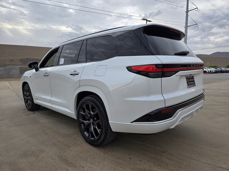 2026 Lexus TX 500h F SPORT Performance Premium photo 4