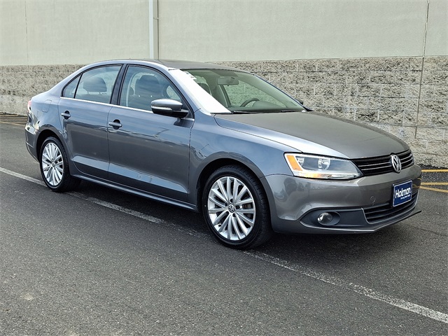 2011 Volkswagen Jetta SEL photo 2
