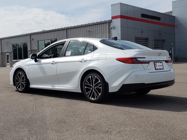 2025 Toyota Camry XLE photo 7