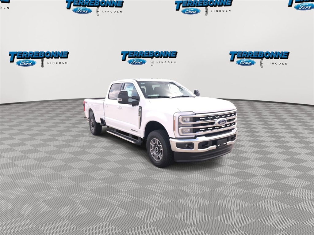 2025 Ford F-250 Lariat photo 2