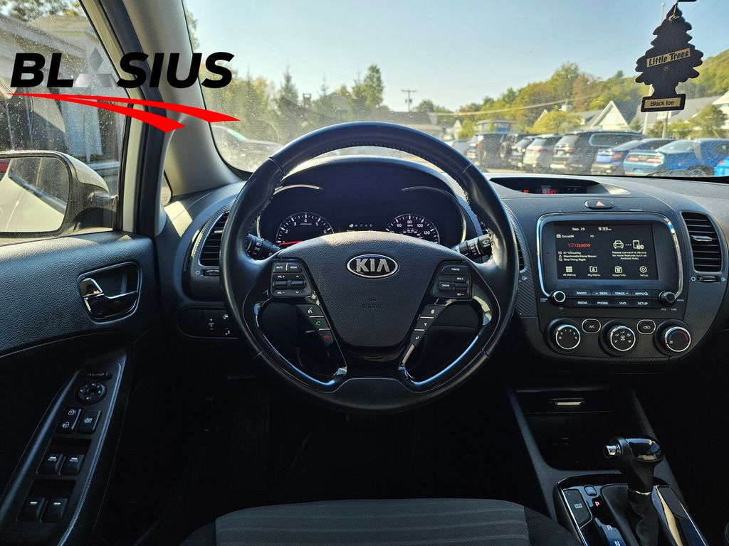 2017 Kia Forte S photo 20