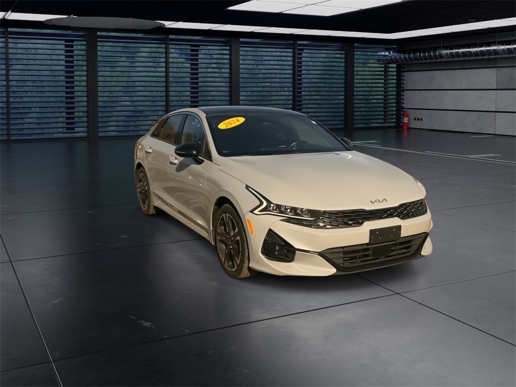 2024 Kia K5 GT-Line photo 4