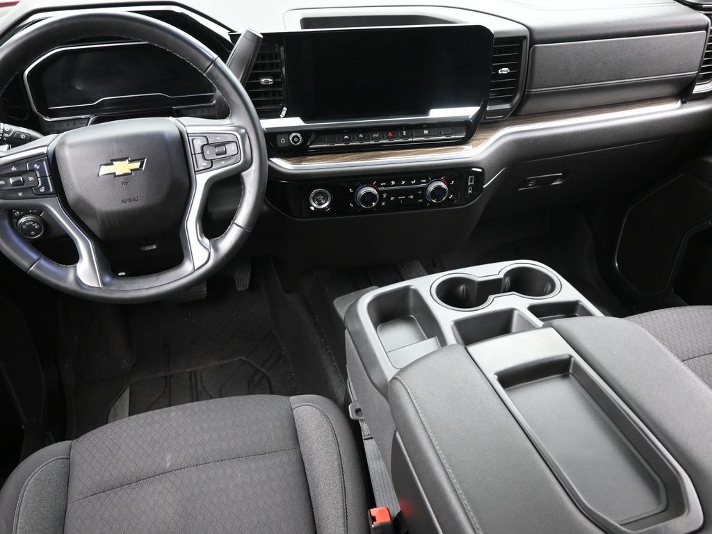 2023 Chevrolet Silverado 1500 LT photo 10