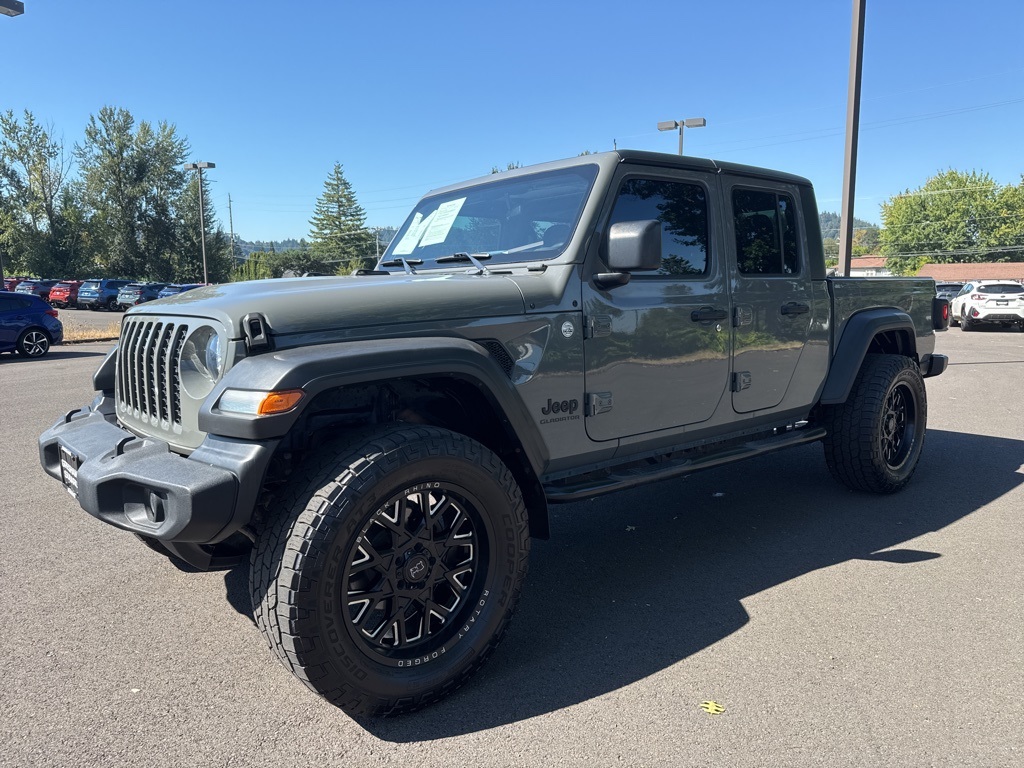 2021 Jeep Gladiator Sport photo 3