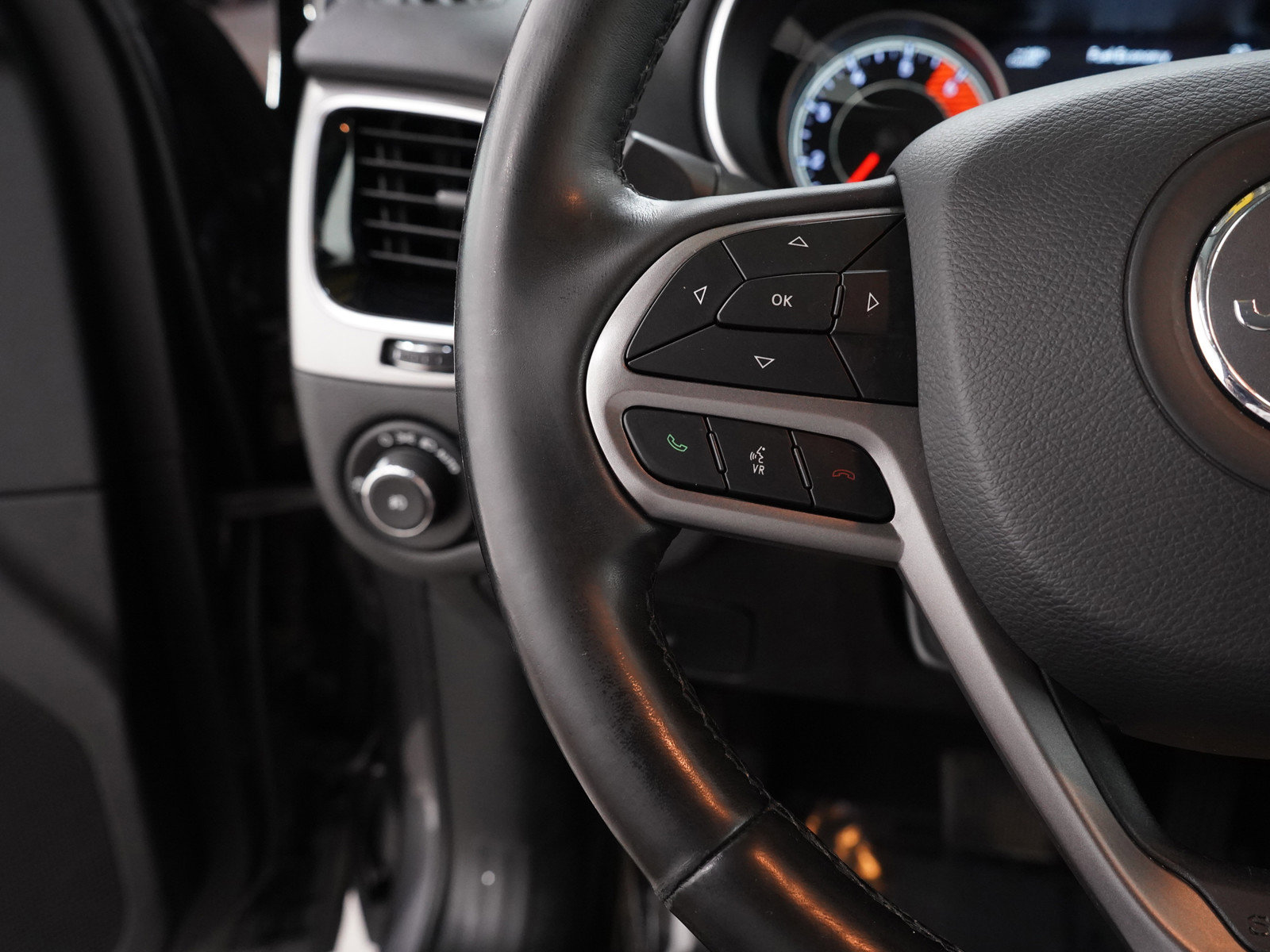 2020 Jeep Cherokee Limited photo 20