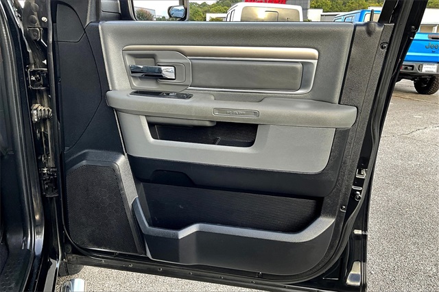 2015 Ram 1500 SLT photo 25
