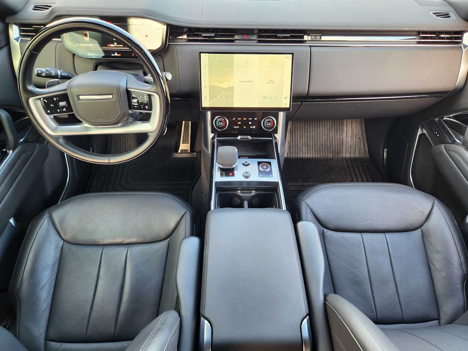 2023 Land Rover Range Rover SE photo 25
