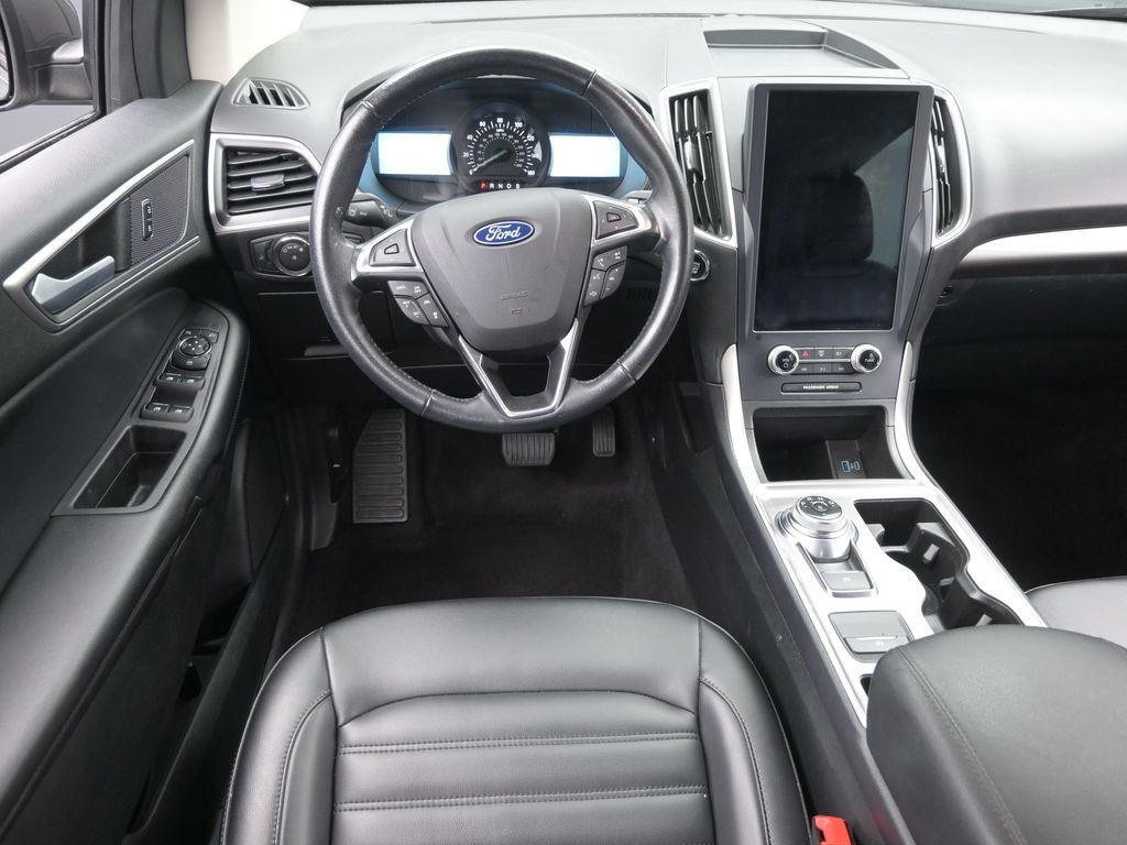 2023 Ford Edge SEL photo 9