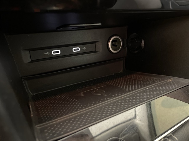 2024 Volkswagen Taos SE photo 30