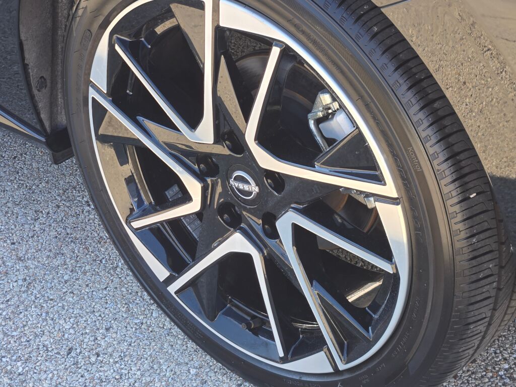 2024 Nissan Sentra SR photo 12