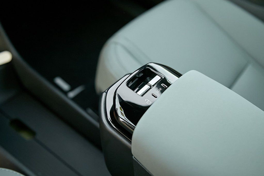 2026 VOLVO EX30 CC - Image 16