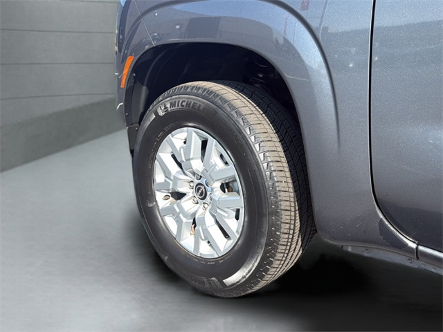 2023 Nissan Frontier SV photo 13
