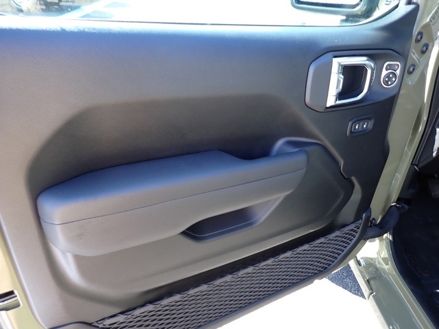 2025 Jeep Wrangler Sport S photo 17