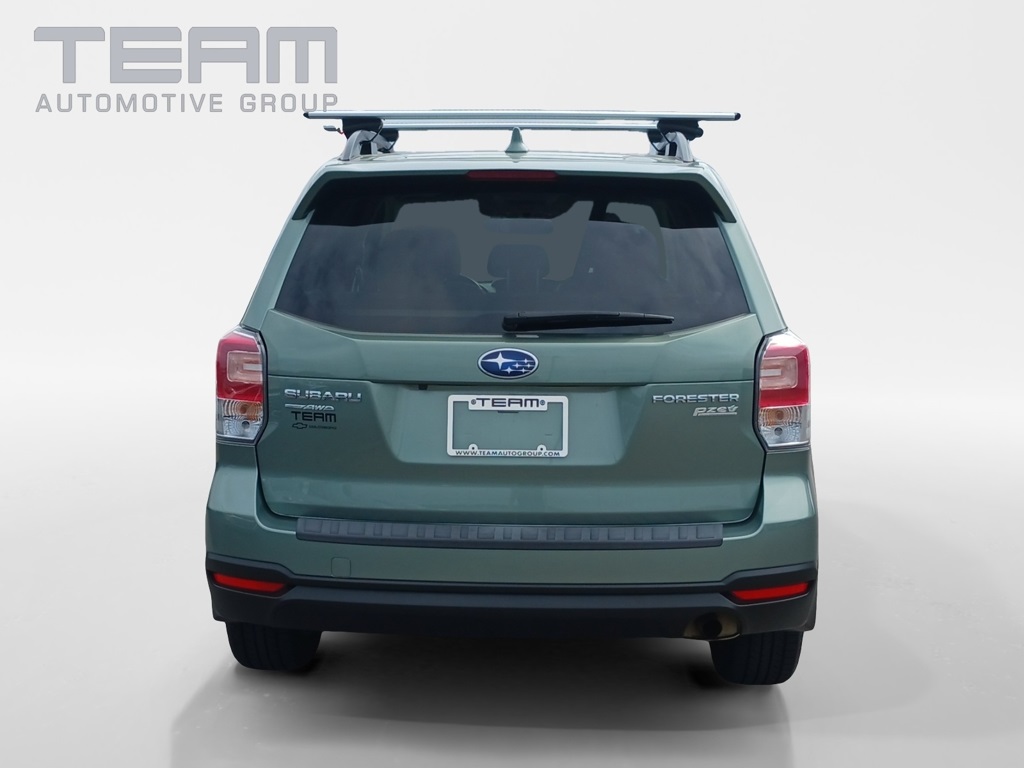 2017 Subaru Forester 2.5i Premium photo 6