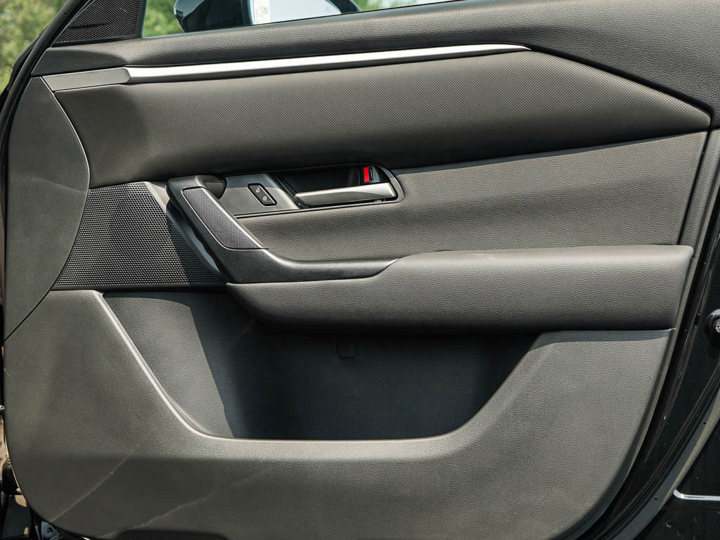 2025 Mazda CX-50 2.5 S Preferred photo 8