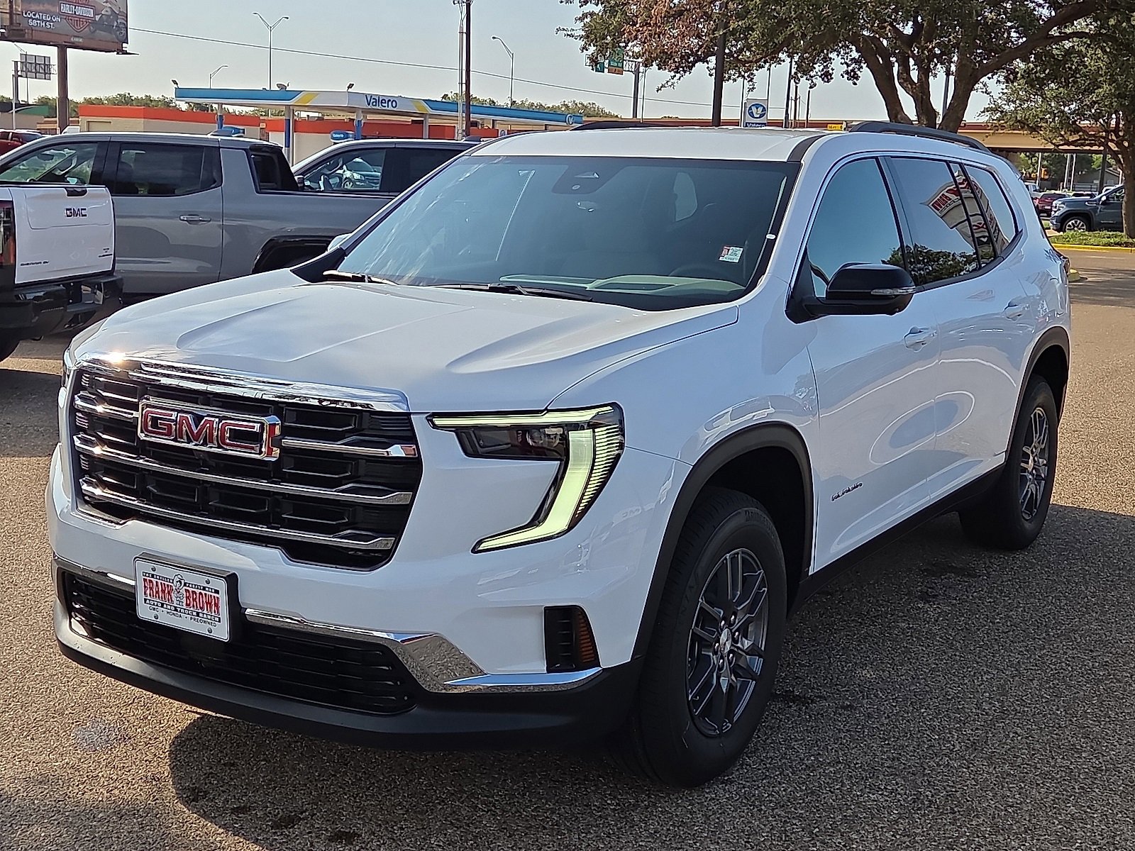 2026 GMC Acadia Elevation's photo