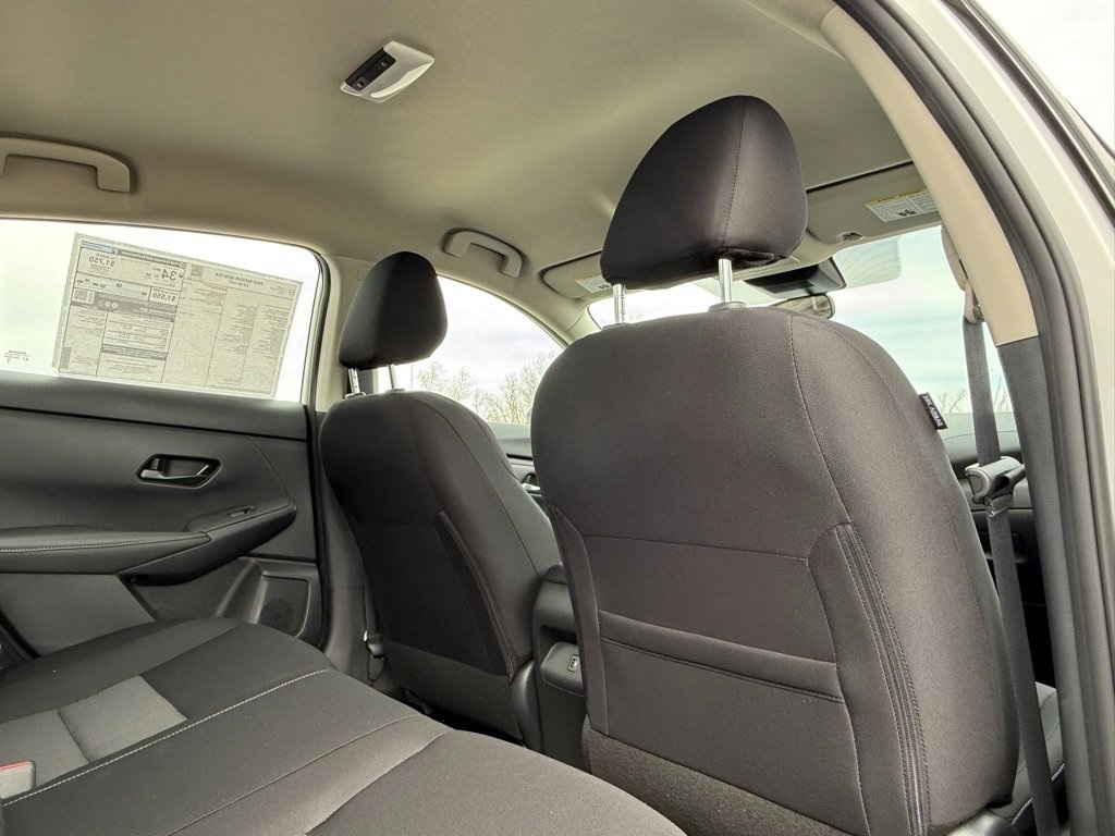 2025 Nissan Sentra SV photo 27