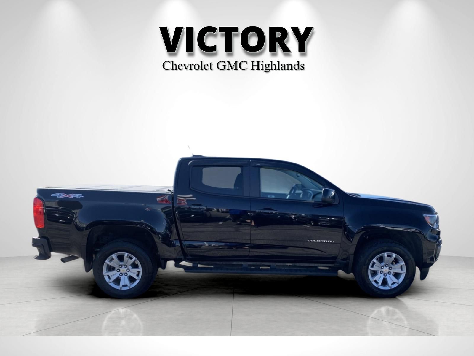2022 Chevrolet Colorado LT photo 2