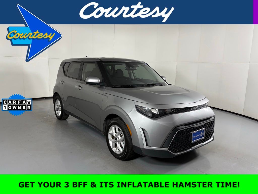 2024 Kia Soul LX's photo