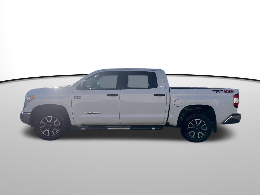 2017 Toyota Tundra SR5 photo 2