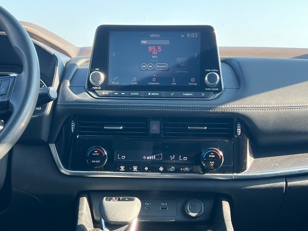 2021 Nissan Rogue SV photo 20