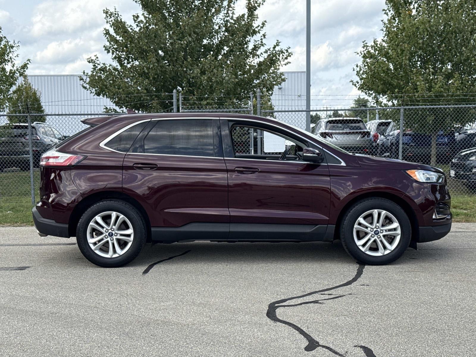 2020 Ford Edge SEL photo 4