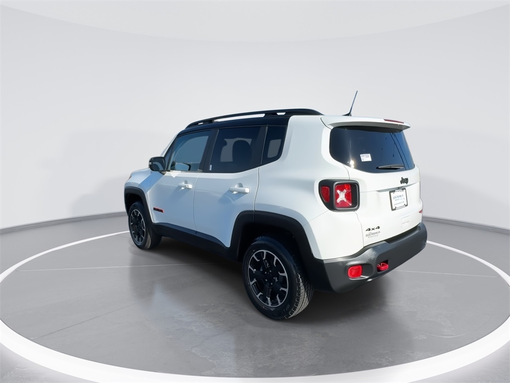 2023 Jeep Renegade Trailhawk photo 5
