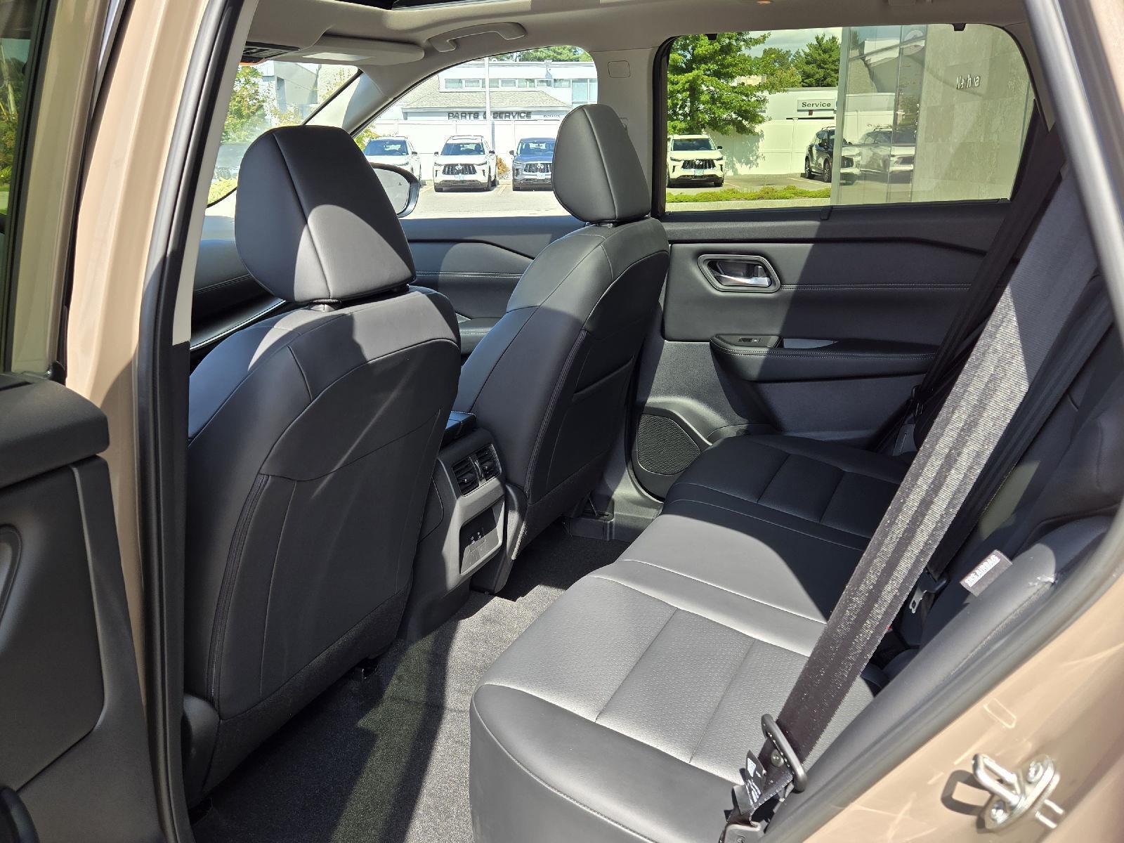 2024 Nissan Rogue SV photo 21