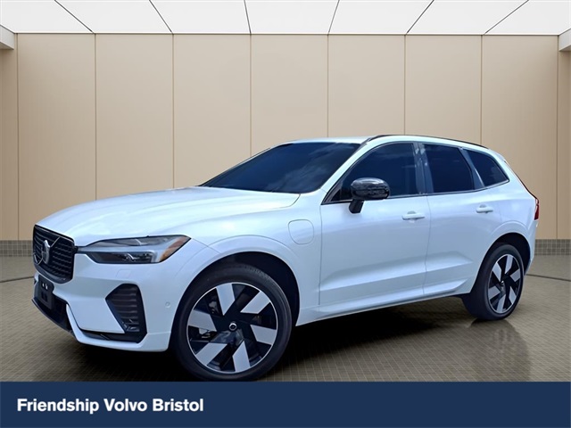 2025 Volvo XC60 Plus's photo