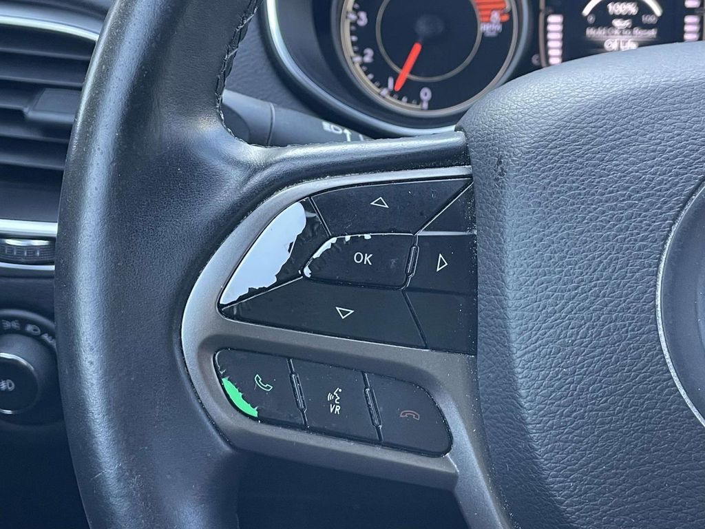 2019 Jeep Cherokee Latitude photo 30
