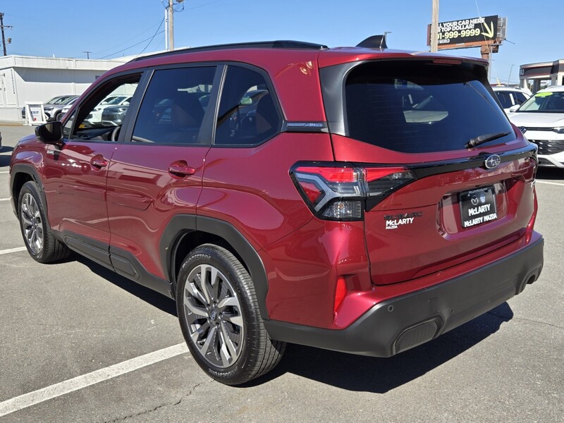 2025 Subaru Forester Touring photo 4